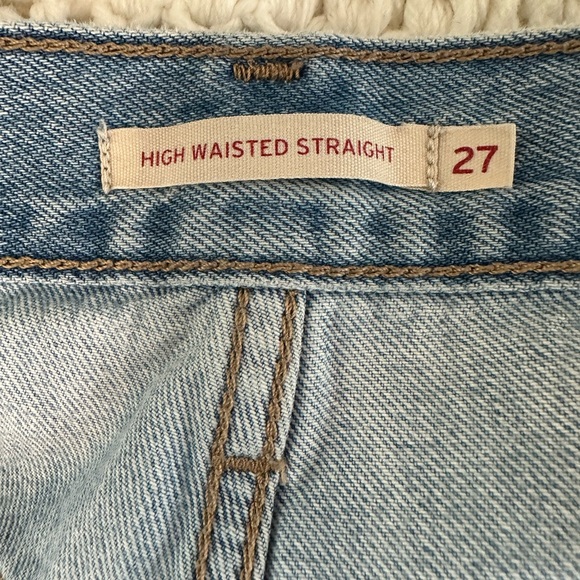 Levi’s women’s High Waisted Straight light wash jeans, size 27 - Picture 4 of 6